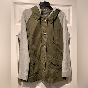 Natural Reflections Woman’s Green/Gray Jacket size Large